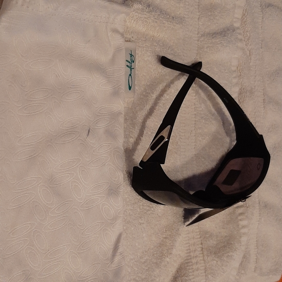 OAKLEY sunglasses - Picture 10 of 11